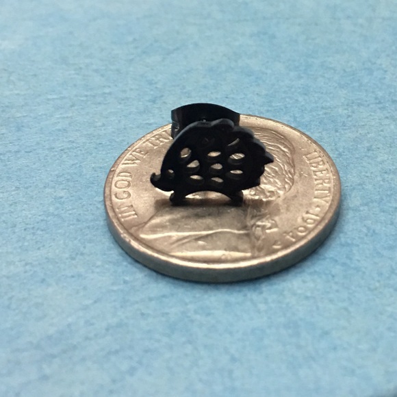(T1) Hedgehog Earrings - Picture 2 of 5